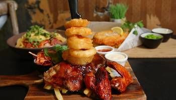 The Criterion Pub And Kitchen Carrington - Lightning Ridge Tourism 6