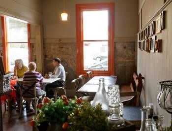 The Criterion Pub And Kitchen Carrington - Lightning Ridge Tourism 7