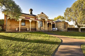 The Residences Centennial Park - Lightning Ridge Tourism 9