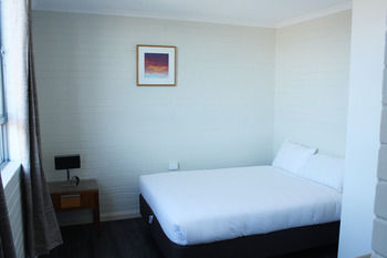 Coogee Prime Lodge - Lightning Ridge Tourism 7