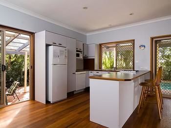 Palms Coolum Beach - Lightning Ridge Tourism 1
