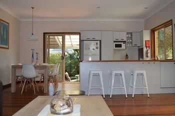 Palms Coolum Beach - Lightning Ridge Tourism 9