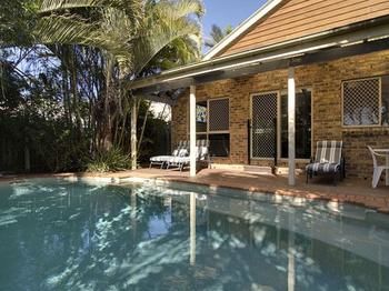 Palms Coolum Beach - Lightning Ridge Tourism 10