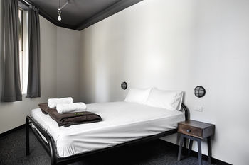 The Pod Sydney - Lightning Ridge Tourism 2