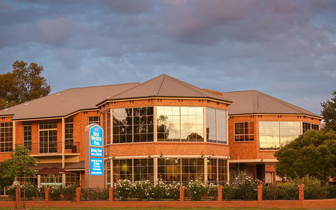 Best Western Plus Hovell Tree Inn - Lightning Ridge Tourism 0