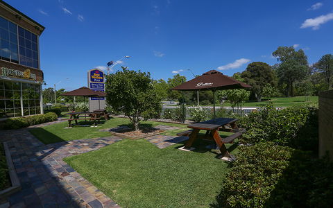 Best Western Plus Hovell Tree Inn - Lightning Ridge Tourism 2