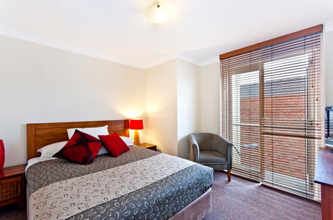 BEST WESTERN Tudor Motor Inn - Lightning Ridge Tourism 4