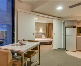 Mantra Collins Hotel - Lightning Ridge Tourism 1