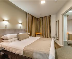 Mantra Collins Hotel - Lightning Ridge Tourism 4
