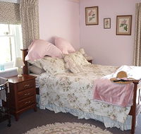 Old Colony Inn Bed and Breakfast  Accommodation - Lightning Ridge Tourism