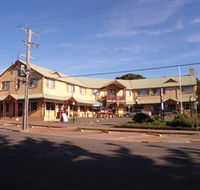 Parer's King Island Hotel - Lightning Ridge Tourism
