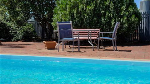 Pioneer Station Motor Inn - Lightning Ridge Tourism 0