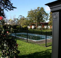 Captains Lodge International - Lightning Ridge Tourism