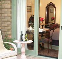 Forlonge Bed  Breakfast - Lightning Ridge Tourism