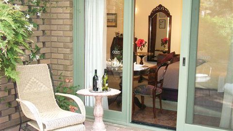 Forlonge Bed & Breakfast - Lightning Ridge Tourism 0