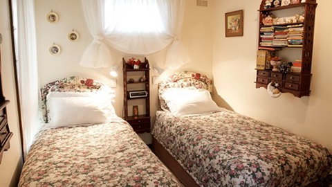 Forlonge Bed & Breakfast - Lightning Ridge Tourism 5
