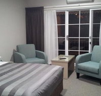 John Bright Motor Inn - Lightning Ridge Tourism