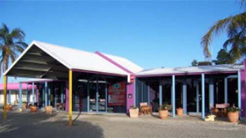 Paddle Steamer Motel - Lightning Ridge Tourism 0