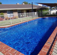 Jacaranda Motel  Holiday Units - Lightning Ridge Tourism