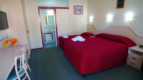 Jane Eliza Motor Inn - Lightning Ridge Tourism 0