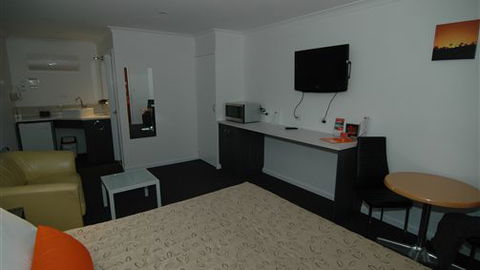 Motel Woongarra - Lightning Ridge Tourism 5