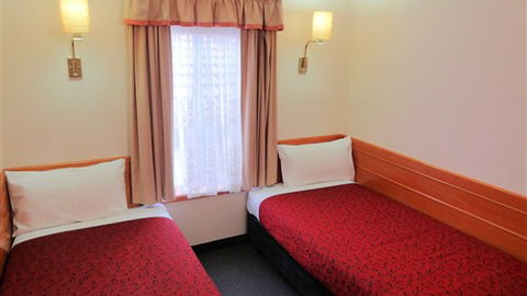 Hermitage Motor Inn - Lightning Ridge Tourism 7