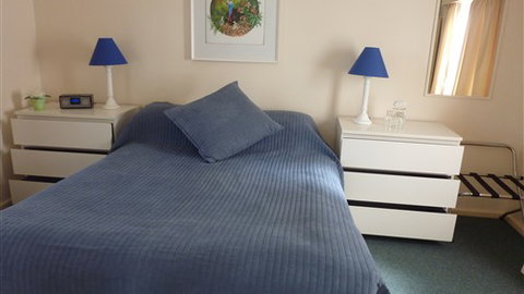 Blue Waters Cottages For Two - Lightning Ridge Tourism 1