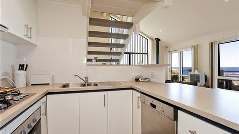 A Great Ocean Road Resort Whitecrest - Lightning Ridge Tourism 2
