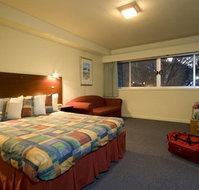 Diana Alpine Lodge - Lightning Ridge Tourism