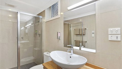 Best Western Melbourne's Princes Park Motor Inn - Lightning Ridge Tourism 6