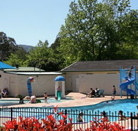 Porepunkah Pines Holiday Park - Lightning Ridge Tourism