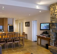 Alpine Woodsmoke Apartments - Lightning Ridge Tourism