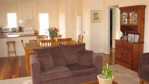 Strath Valley View Bed And Breakfast - Lightning Ridge Tourism 2