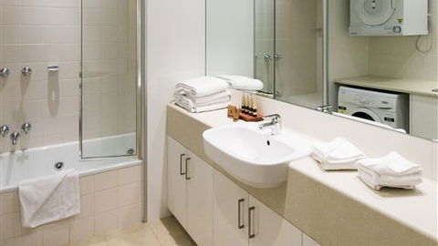 Portsea Village Resort - Lightning Ridge Tourism 4