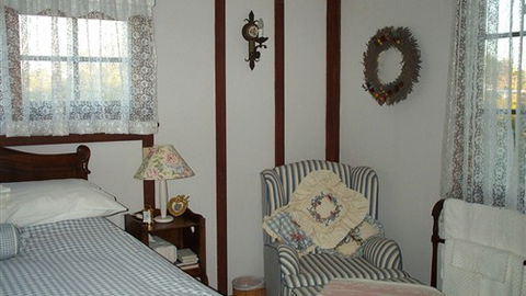 Briarswood Cottage Bed And Breakfast - Lightning Ridge Tourism 3