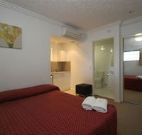 Southern Cross Motel and Serviced Apartments - Lightning Ridge Tourism