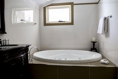 Bli Bli House Luxury Accommodation - Lightning Ridge Tourism 12
