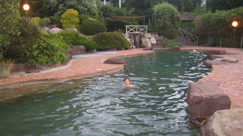 Kunala Chalet - Pinnacle Valley Resort - Lightning Ridge Tourism 2