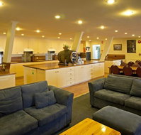 Alpha Ski Lodge - Lightning Ridge Tourism