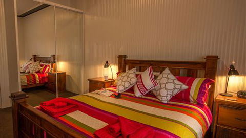 Benson House And Benson Lodge - Lightning Ridge Tourism 1