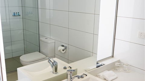 Mercure Melbourne Caroline Springs - Lightning Ridge Tourism 2