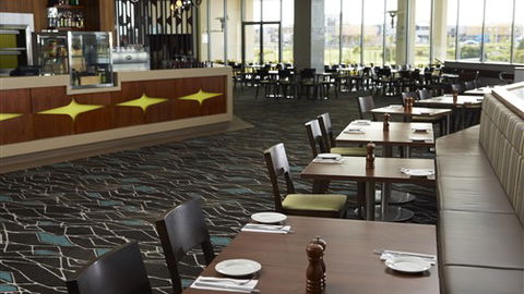 Mercure Melbourne Caroline Springs - Lightning Ridge Tourism 7