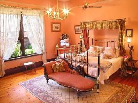 Buxton Manor - Musica Viva Apartment - Lightning Ridge Tourism 1