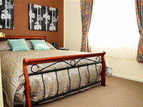 Cooinda View Bed And Breakfast - Lightning Ridge Tourism 1