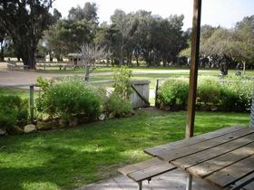 Corny Point Caravan Park - Lightning Ridge Tourism 2