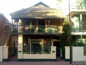 Grandview House Apartments - Glenelg - Lightning Ridge Tourism 0