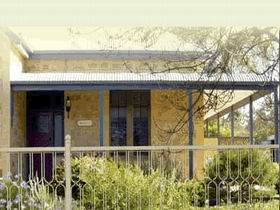 Granma's B&B - Lightning Ridge Tourism 0