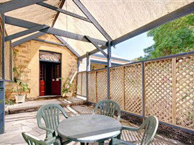 Granma's B&B - Lightning Ridge Tourism 3