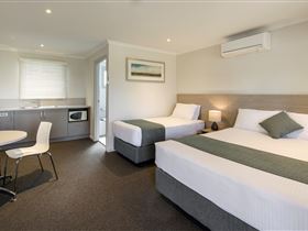 Hahndorf Resort Tourist Park - Lightning Ridge Tourism 1