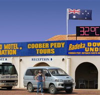 Radeka Downunder Underground Motel and Backpacker Inn - Lightning Ridge Tourism